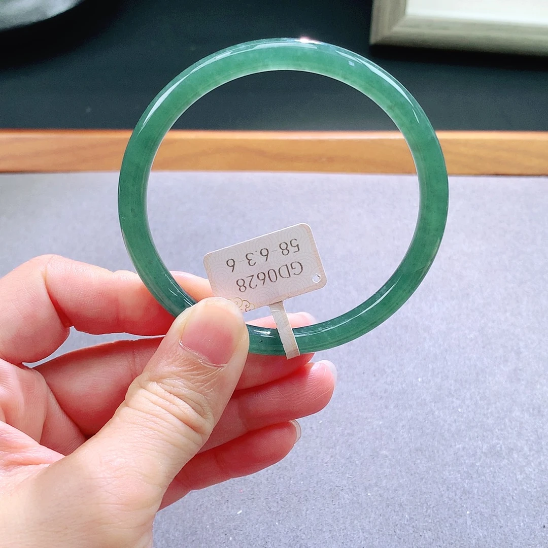 翡翠未镶嵌手镯天然翡翠手镯a货