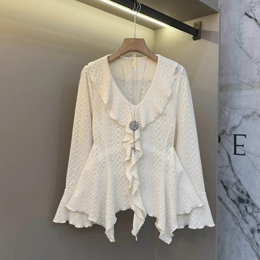 2025秋季新款小众减龄大码穿搭v领镂空气质长袖显瘦百搭上衣6531
