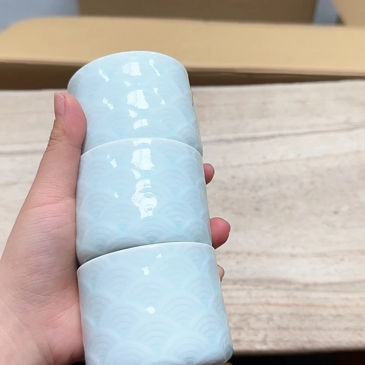瓷片瓷器。