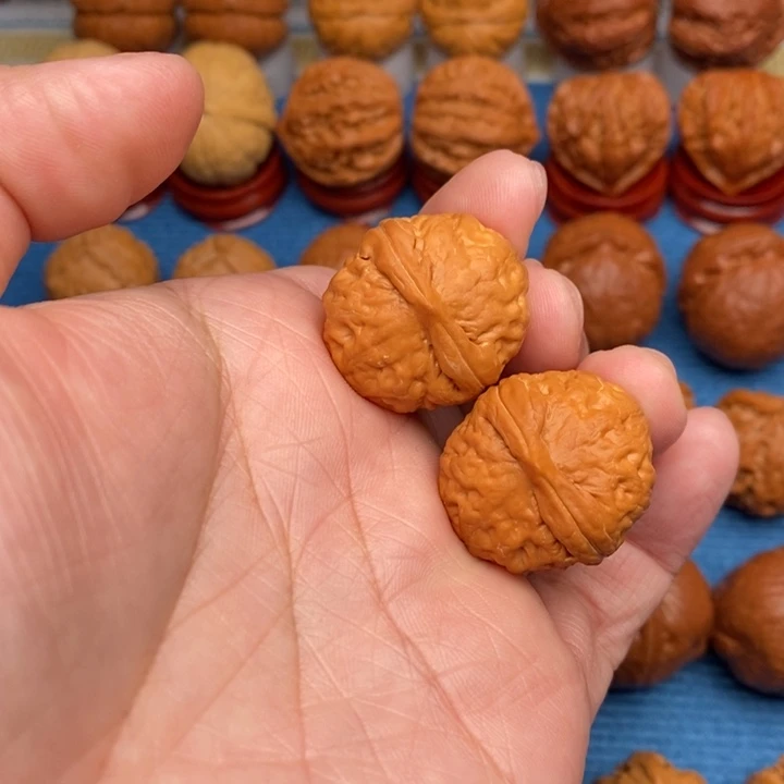 文玩核桃把件麒麟磨盘