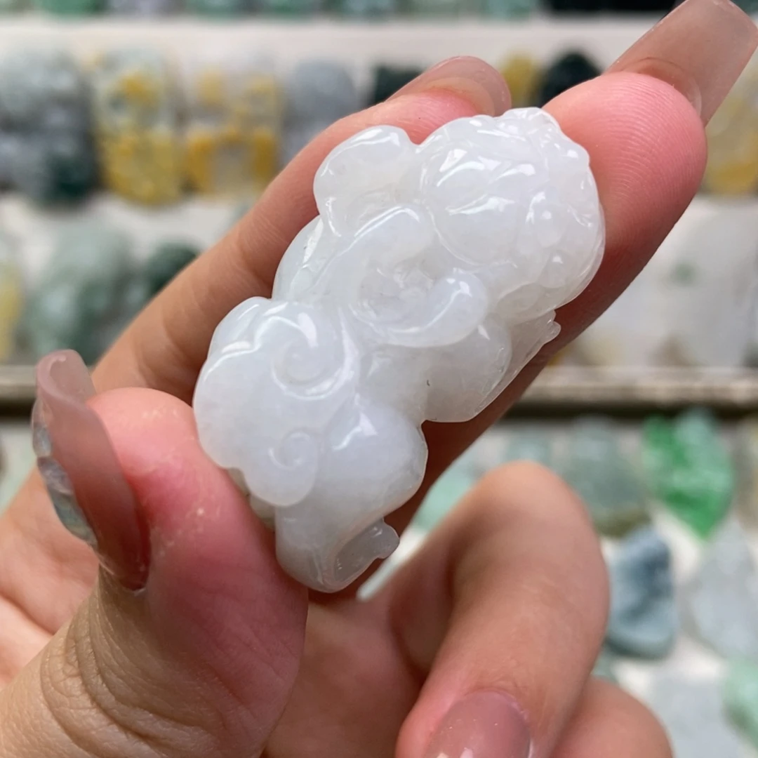翡翠吊坠(赠链)未镶嵌