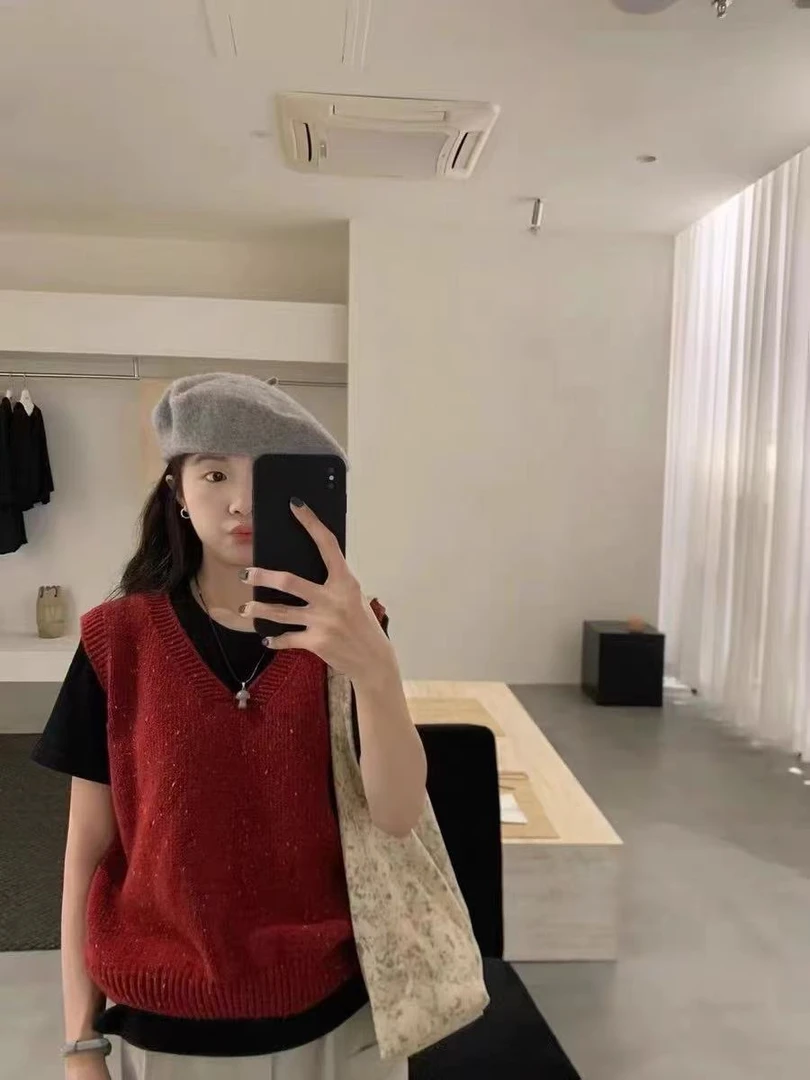 《巨好穿》2092，亮丝安可拉红v领叠穿针织马甲背心女复古宽松无袖