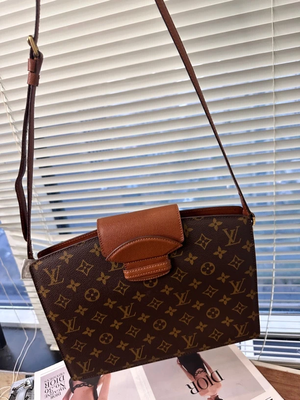 95新 LouisVuitton/路易威登 经典邮差斜挎包单肩包时尚百搭