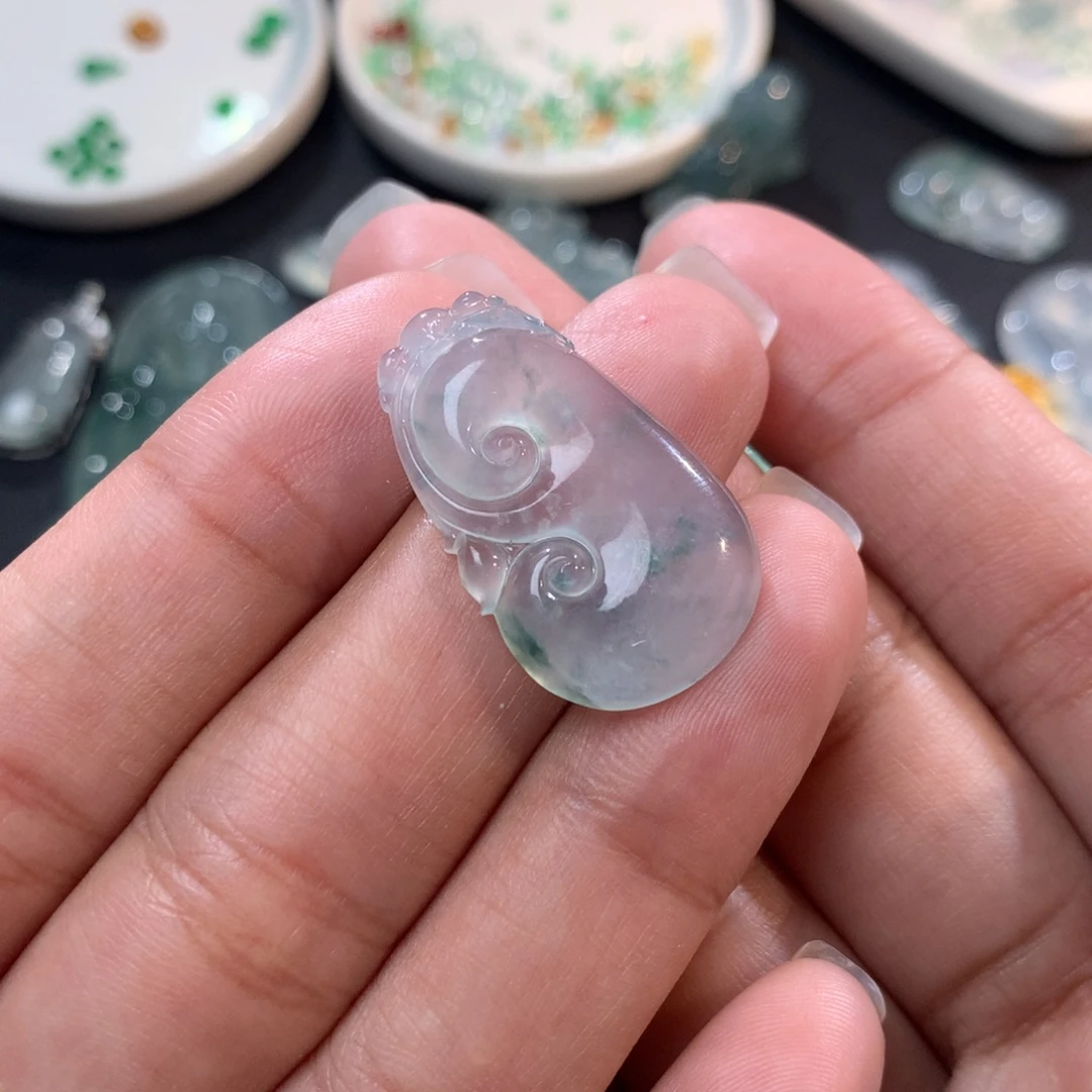 翡翠裸石冰飘花如意