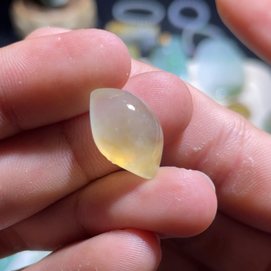 颈饰未镶嵌翡翠随形