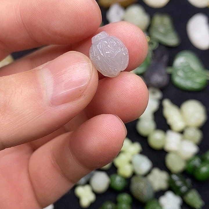 和田玉颈饰未镶嵌艾**景