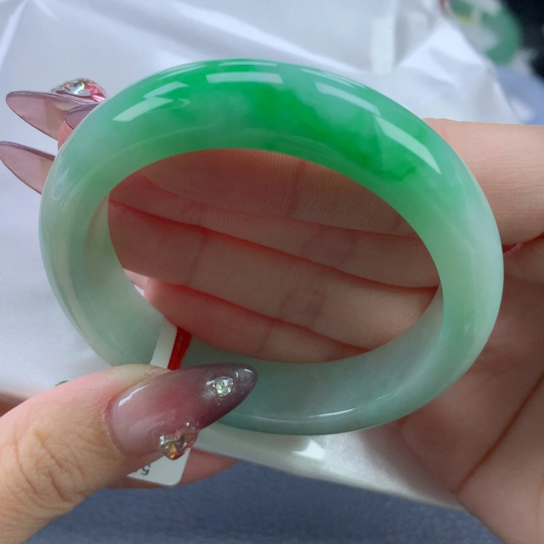 翡翠手镯未镶嵌51.8正圈