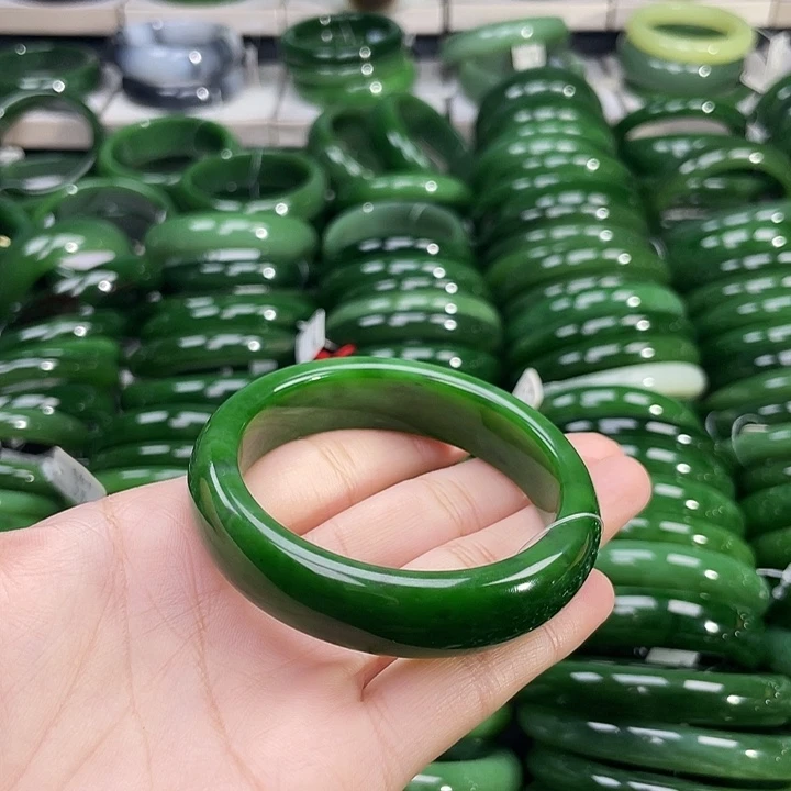 未镶嵌手镯和田玉（碧玉）