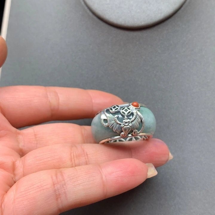 翡翠戒指银S925镶嵌格***?