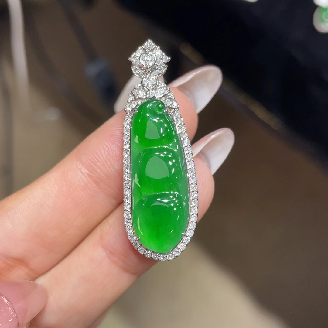 翡翠颈饰18K金镶嵌天然缅甸翡翠a货