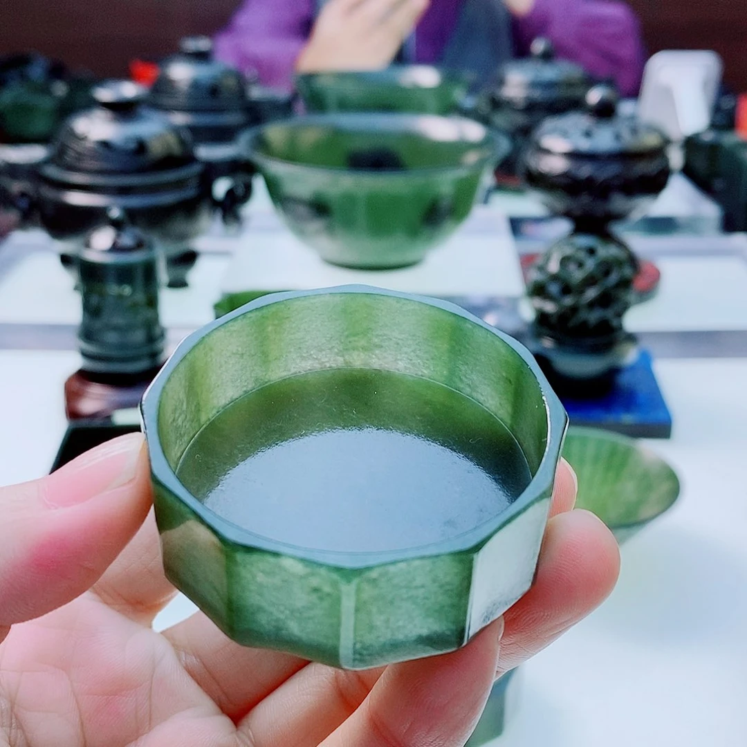 未镶嵌和田玉（青玉）摆件