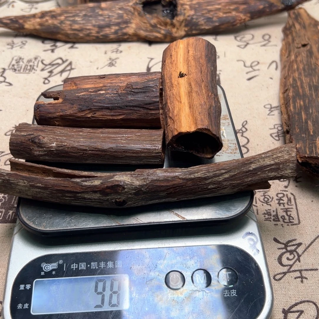 用***6香榧木到架老料小叶98克