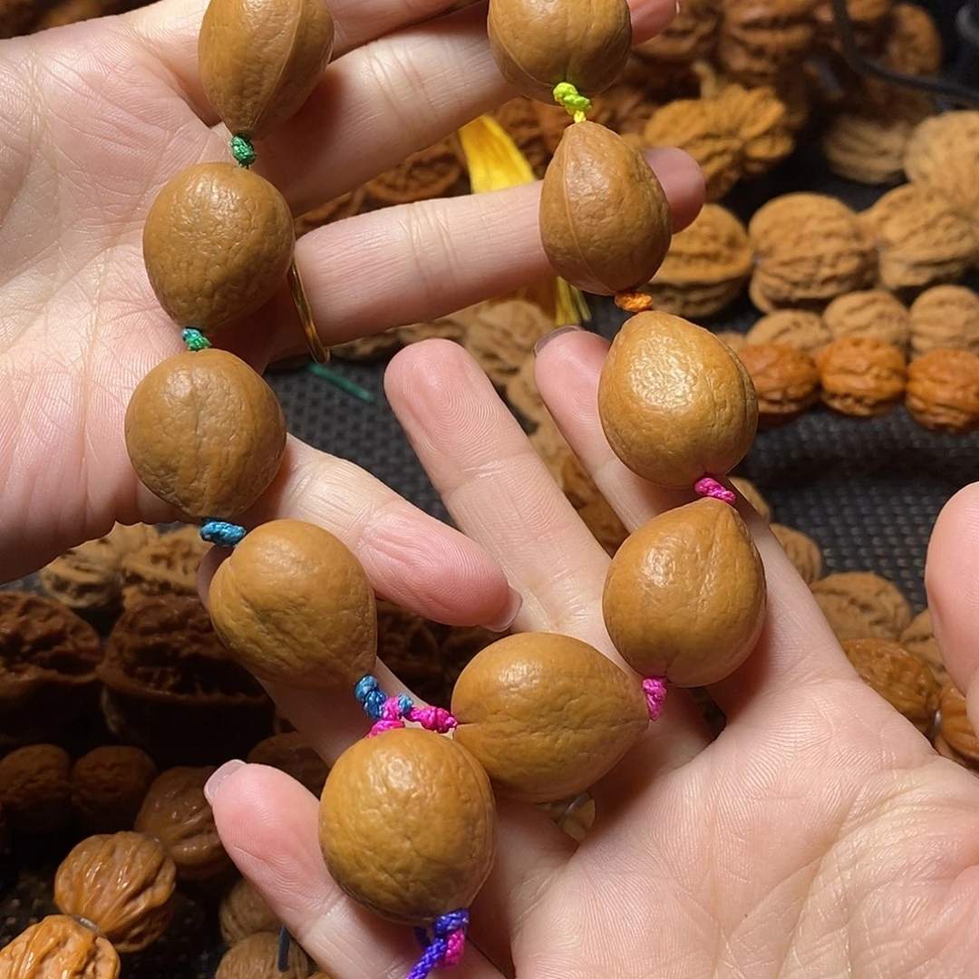 *****文玩核桃手串鸡宝