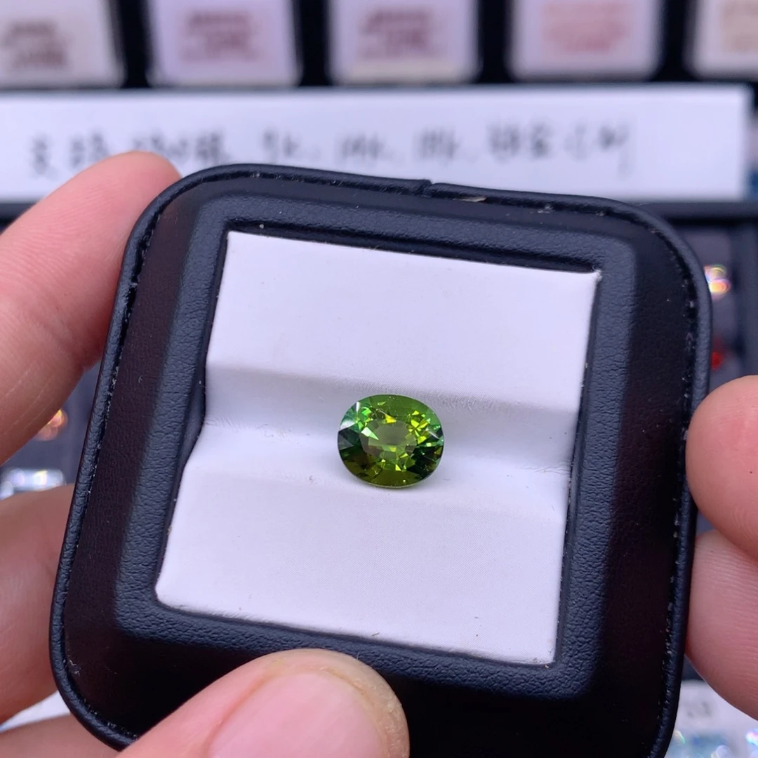 未镶嵌碧玺3.05克拉