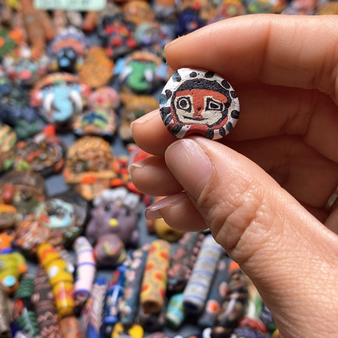 琉璃颈饰印度尼西亚方糖