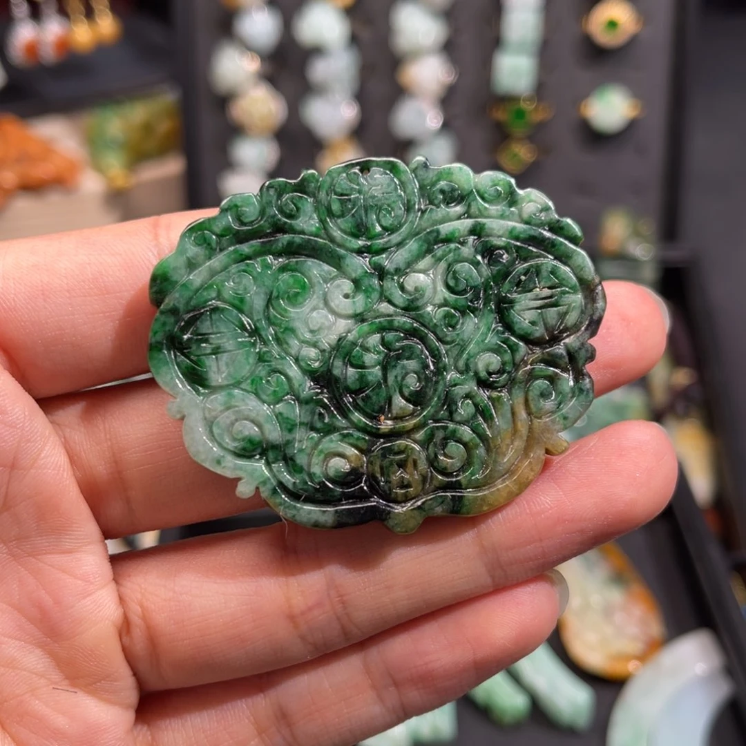 翡翠未镶嵌颈饰vvvvvvvvvvvvvb