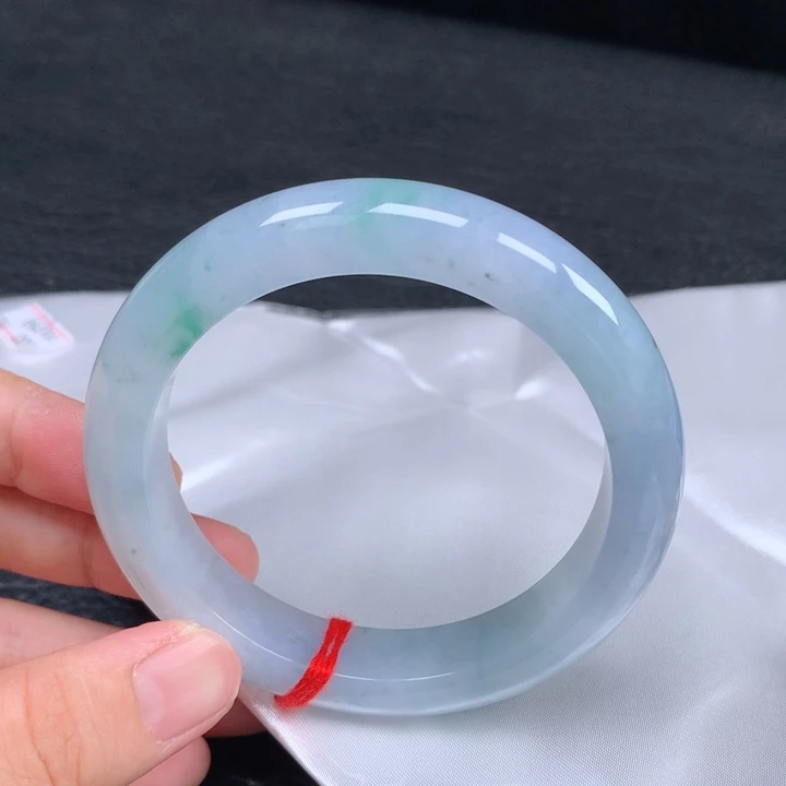 翡翠未镶嵌手镯