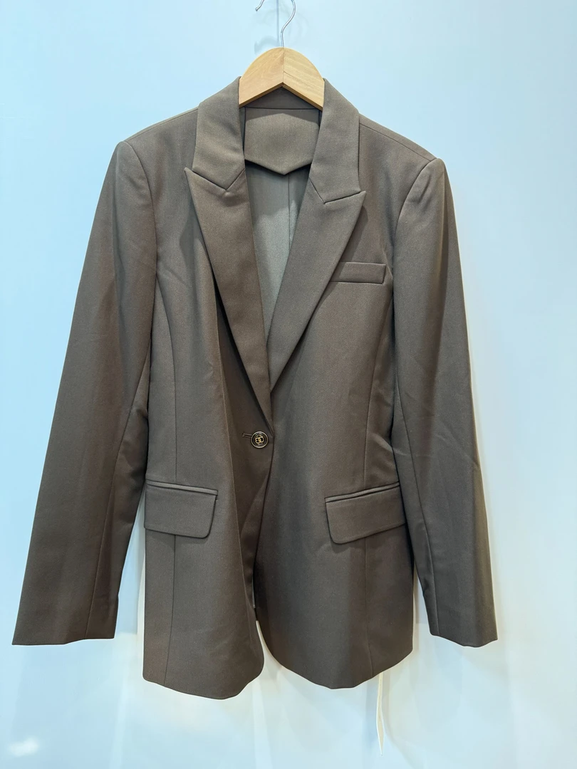 2025时尚潮流百搭款西装外套轻奢女士设计款906A