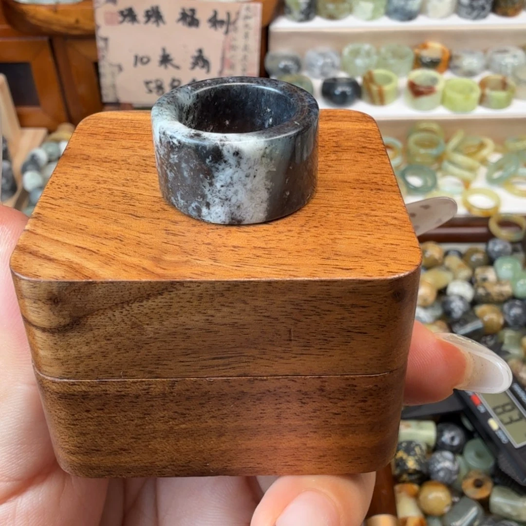 蛇纹石玉未镶嵌戒指内径17.4