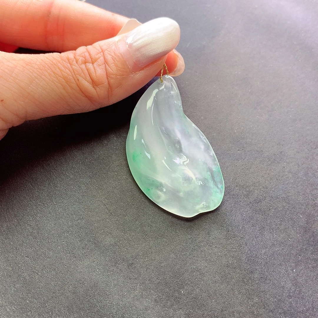 石英质玉未镶嵌颈饰