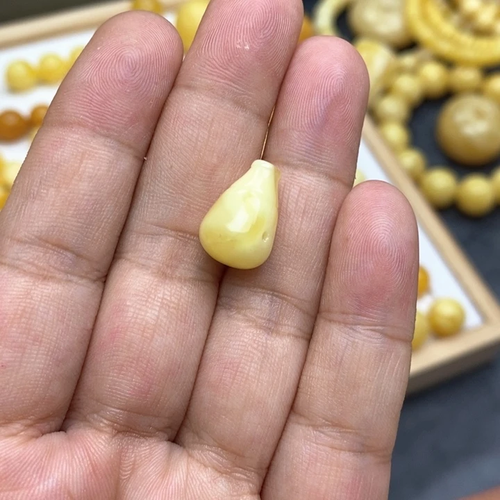 未镶嵌琥珀裸石蜜蜡