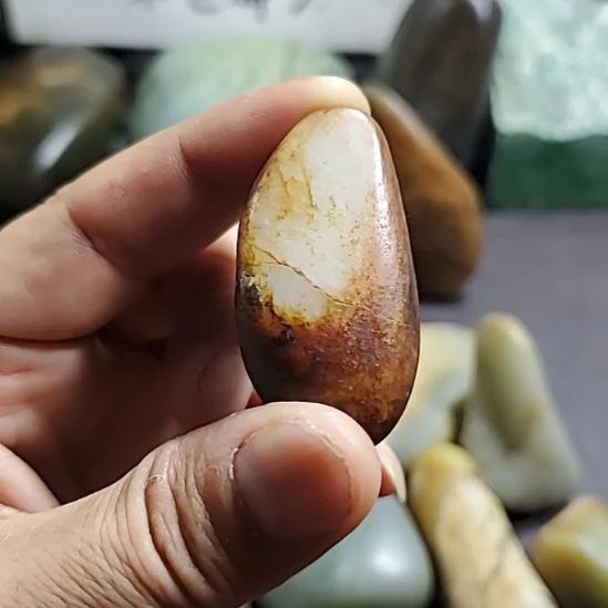 洪***哥未镶嵌和田玉（糖玉）挂件