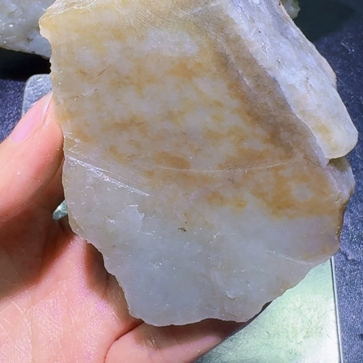 未镶嵌和田玉（糖玉）珠宝半成品