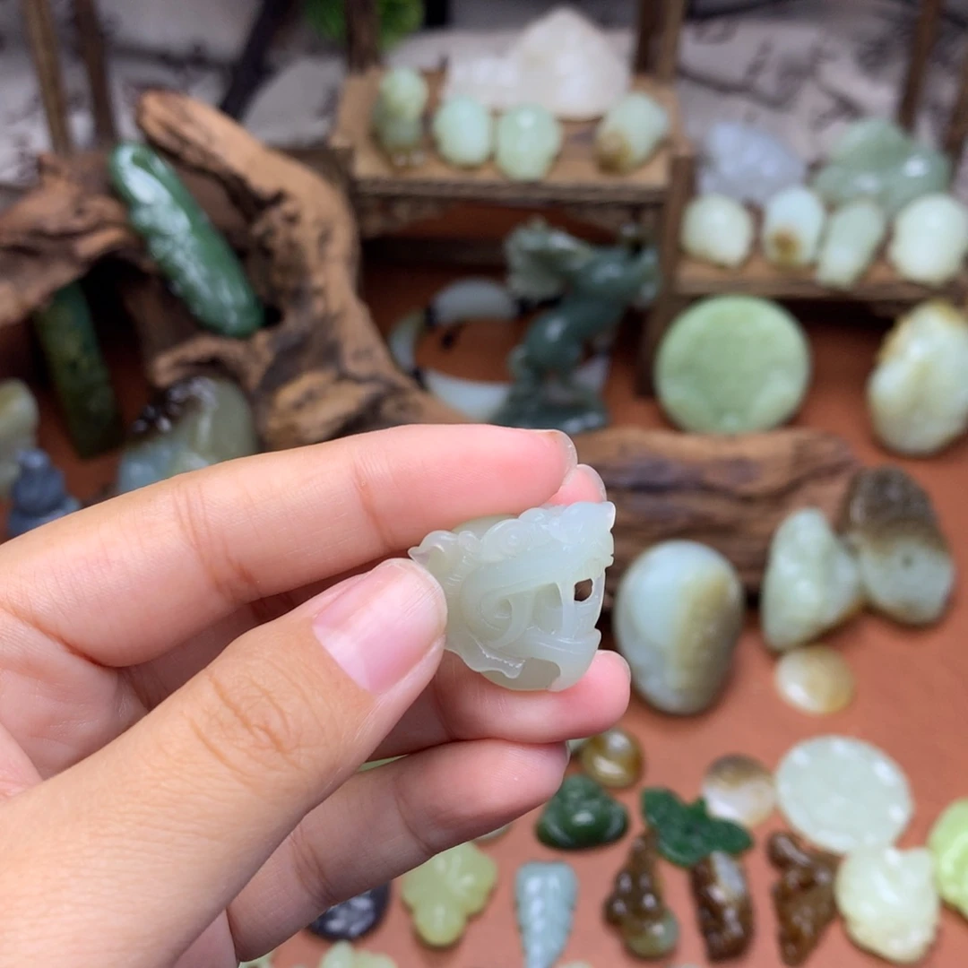 和田玉未镶嵌挂件