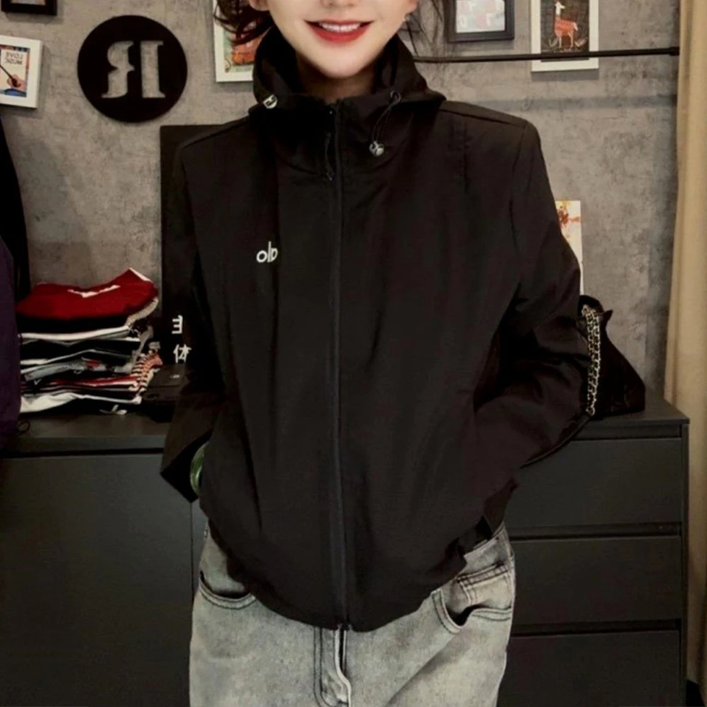 2025秋季新款【四季多巴胺刺绣标】时尚防风短款连帽韩版冲锋衣爆款