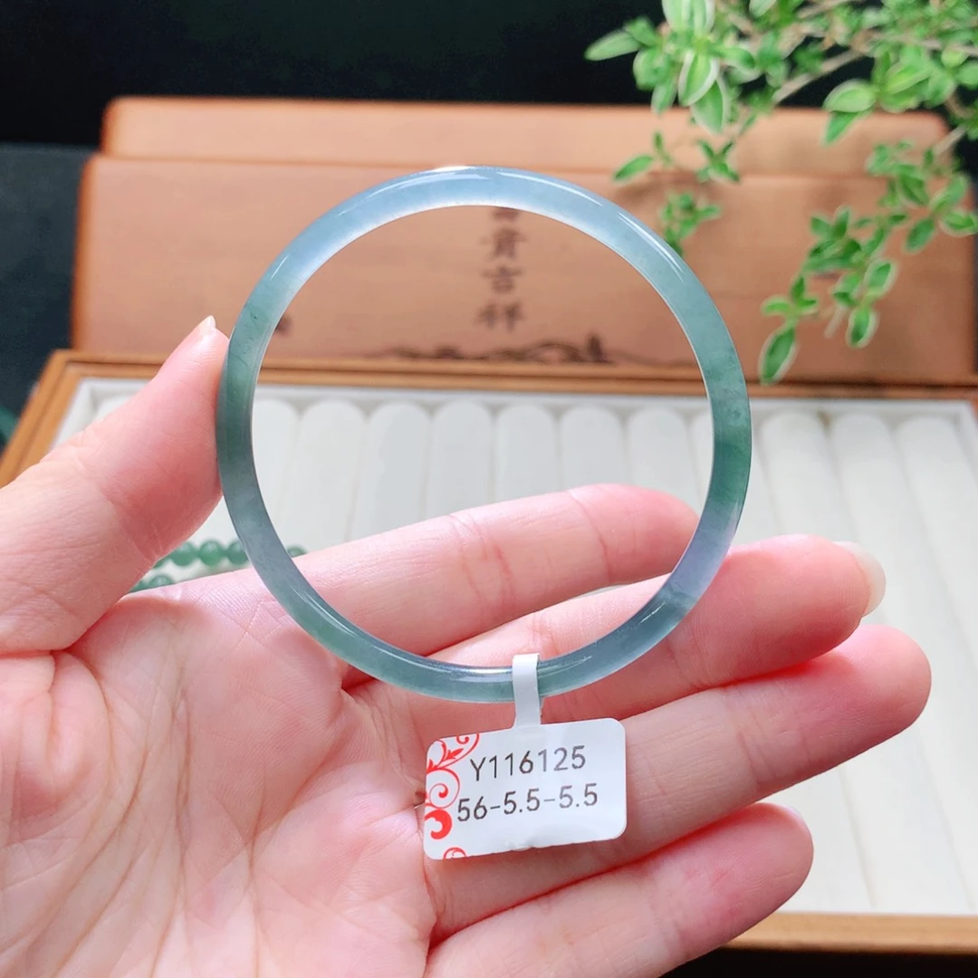 未镶嵌手镯（圆镯）翡翠