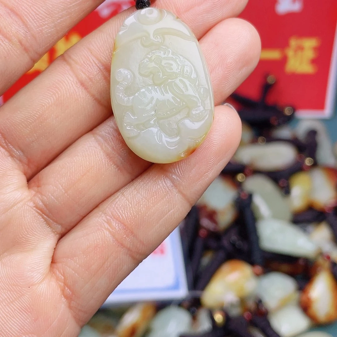 和田玉颈饰未镶嵌