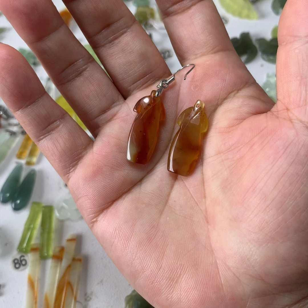G***o蛇纹石玉未镶嵌耳环