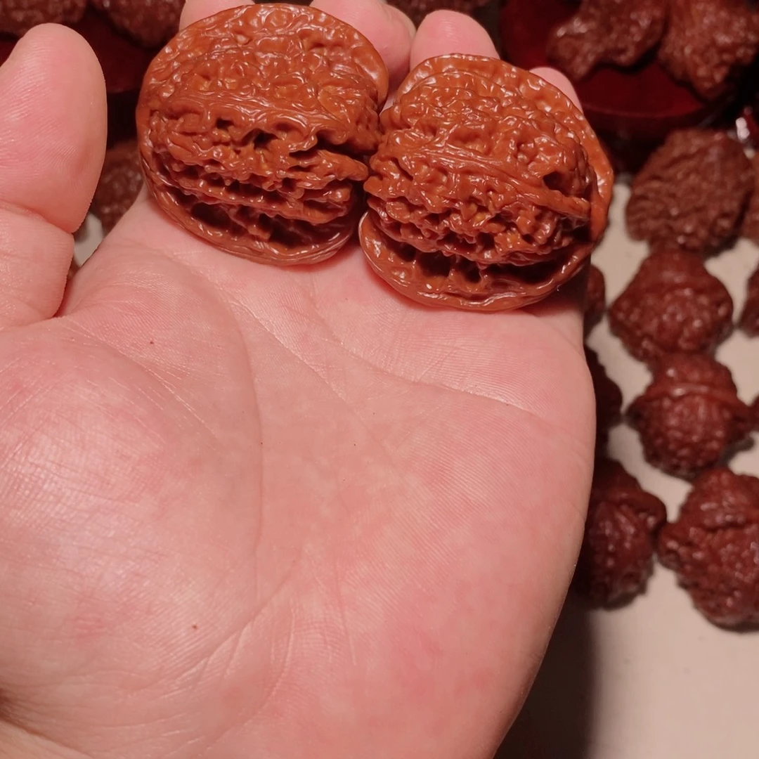 刘***。吊坠桃核南疆石南疆石