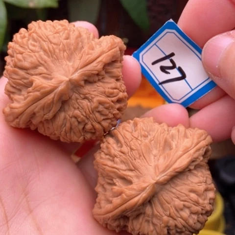 文玩核桃吊坠南疆49