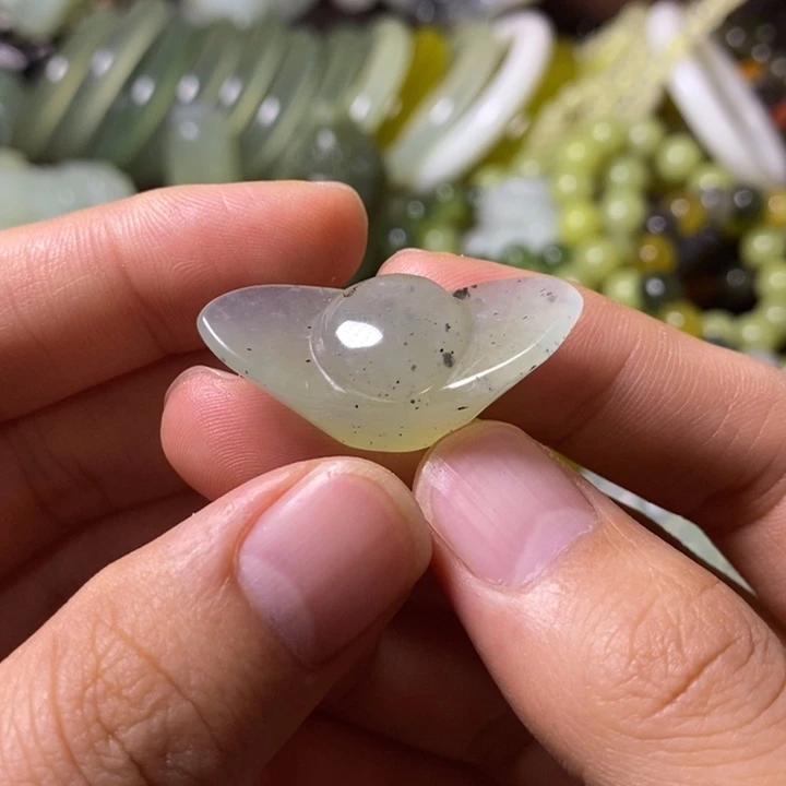 岫玉岫玉颈饰未镶嵌