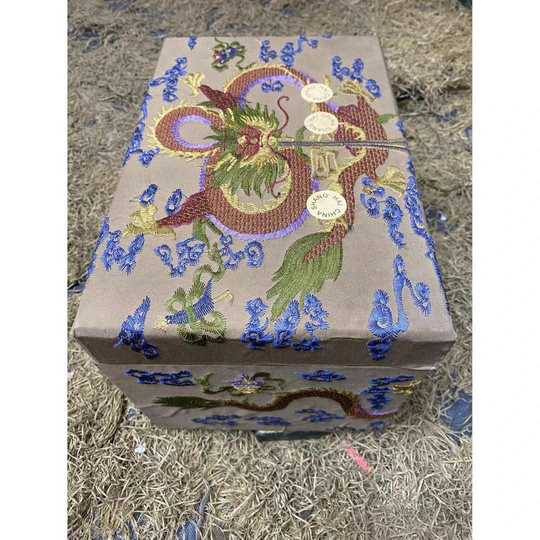 木龙吐水刺绣箱装饰摆件（金三甄选）