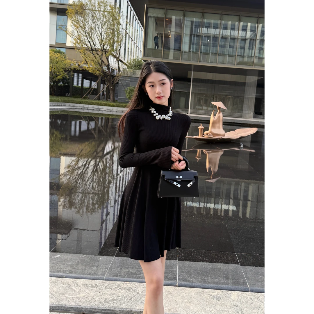 【高领短款版】喇叭袖气质长袖连衣裙显瘦时尚修身半高领秋冬打底
