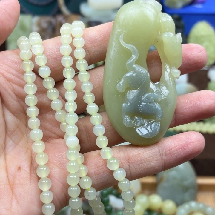 迎***宝颈饰未镶嵌和田玉