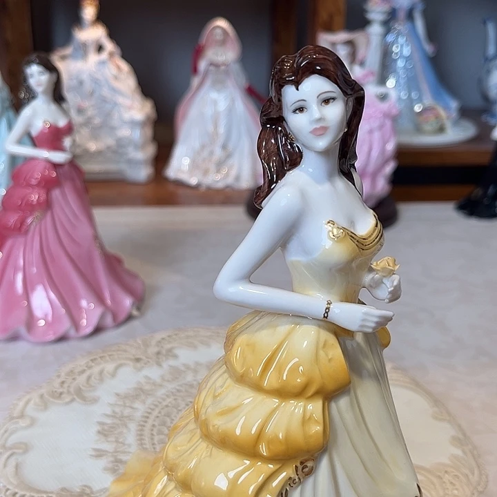 欧洲中古瓷器摆件