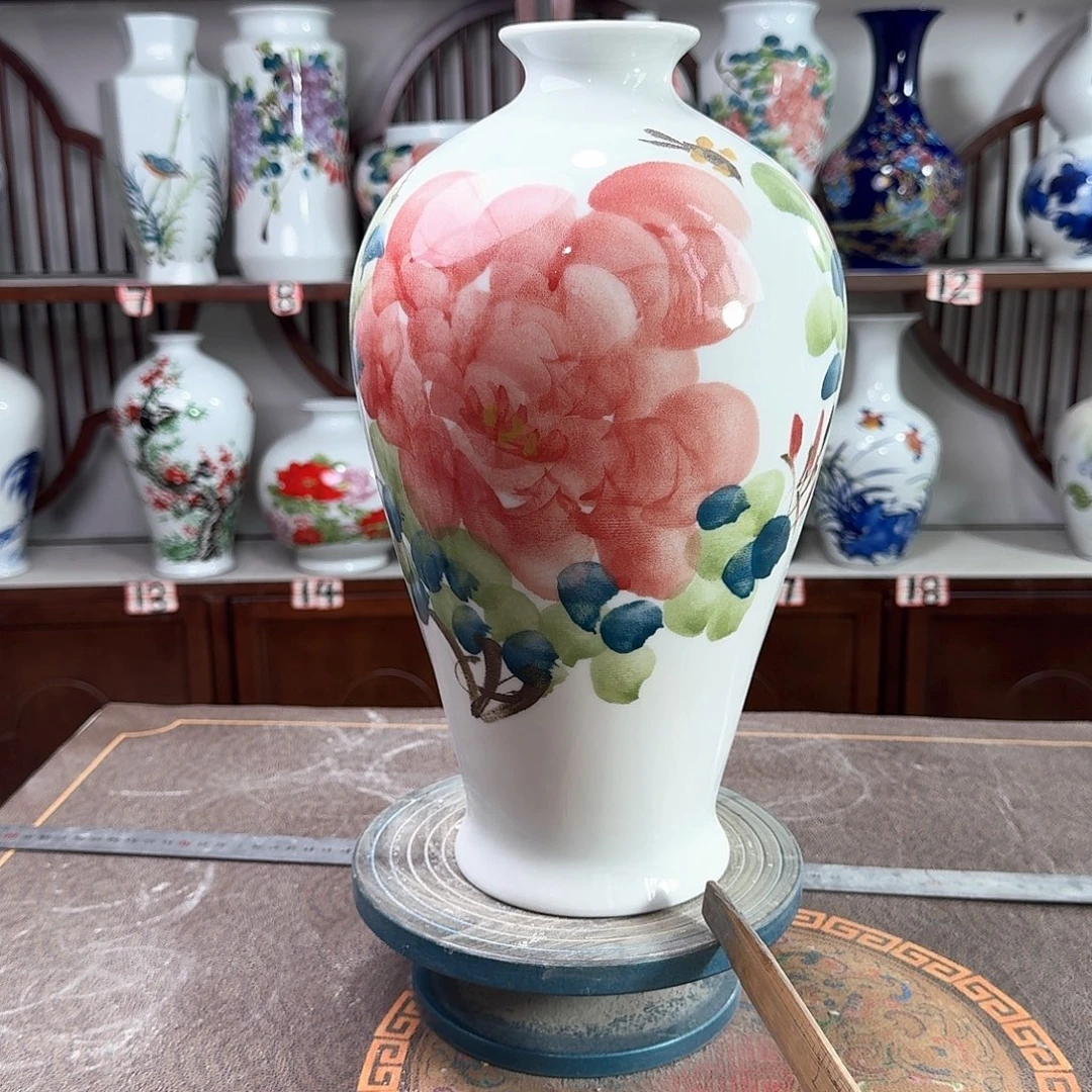 摆件景德镇陶瓷梅红牡花