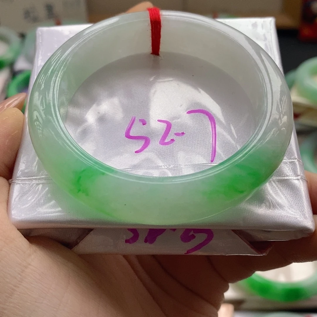 翡翠未镶嵌手镯4号