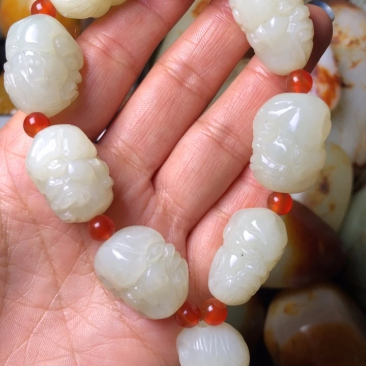 岁***月和田玉未镶嵌珠宝奇石