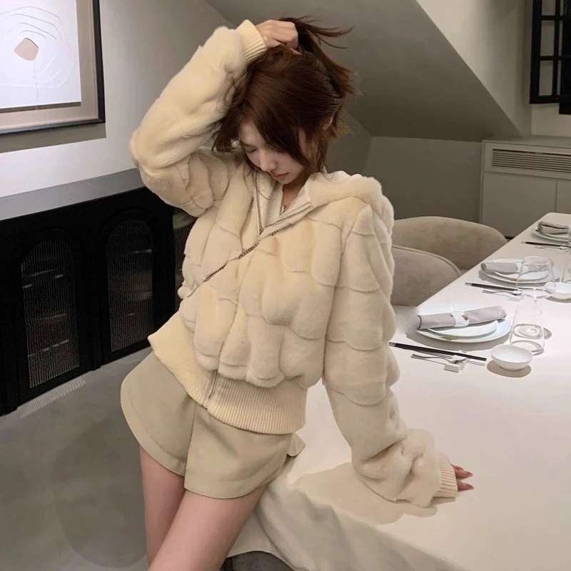 人造皮草 2025冬季新款环保皮草外套女名媛年轻短款毛毛上衣