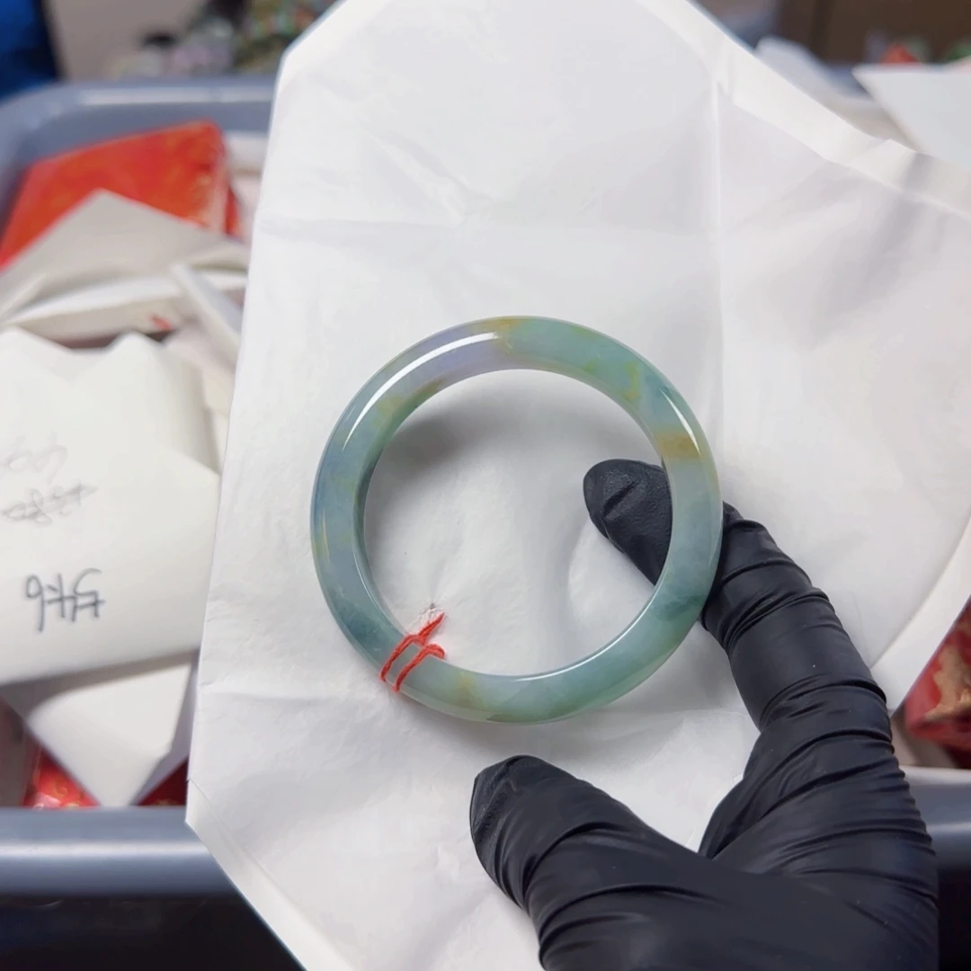 翡翠手镯未镶嵌M****?瑕疵手镯