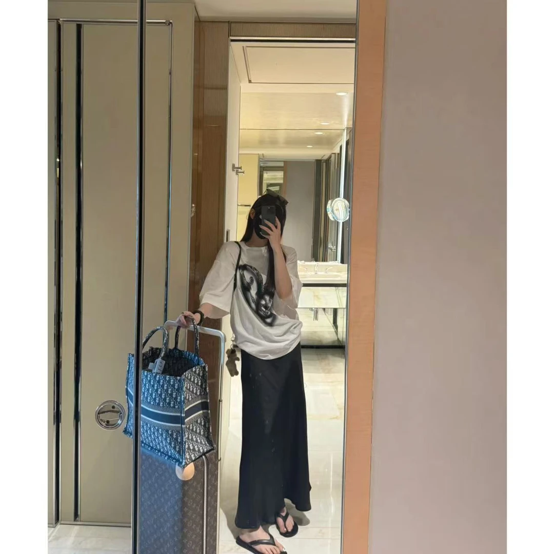 徐秋阳  涂鸦爱心 （大版型）舒适时尚休闲宽松套头印花短袖11229