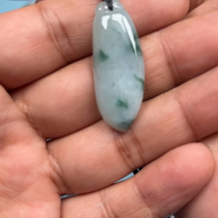 翡翠颈饰未镶嵌福瓜