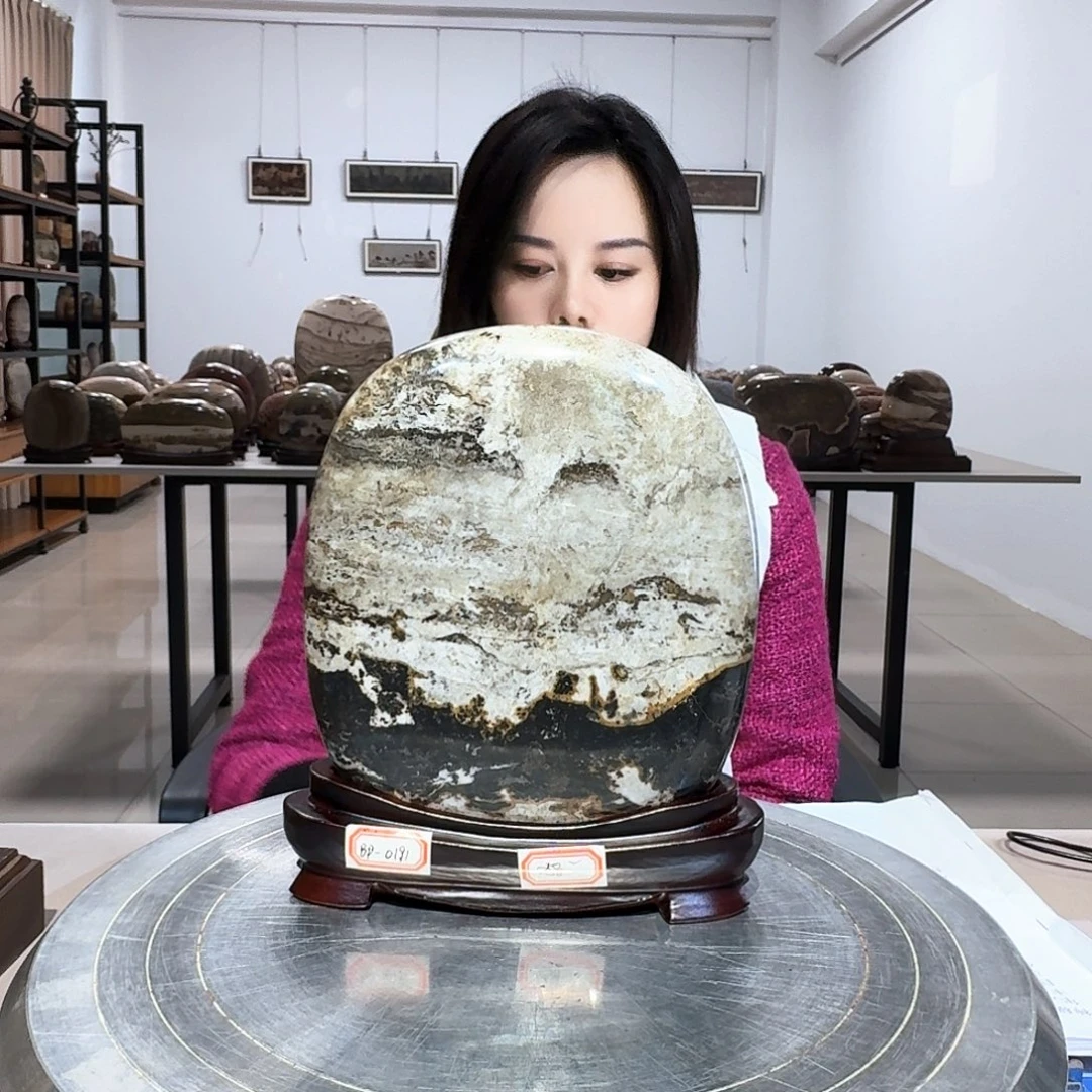 16×18×3 长江画面石摆件