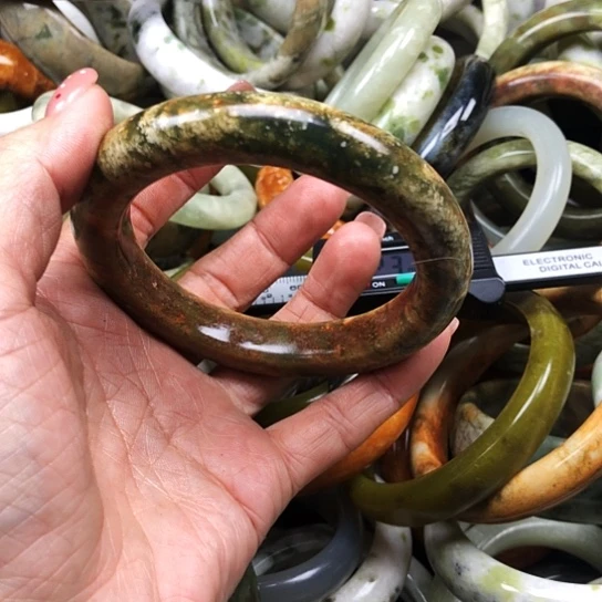 未镶嵌蛇纹石玉手镯莲*