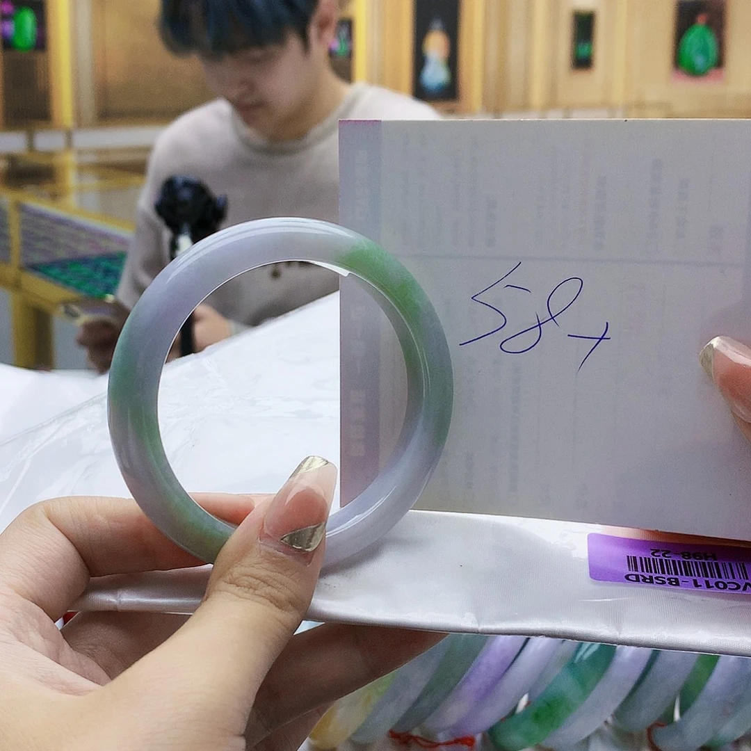 翡翠未镶嵌手镯000……