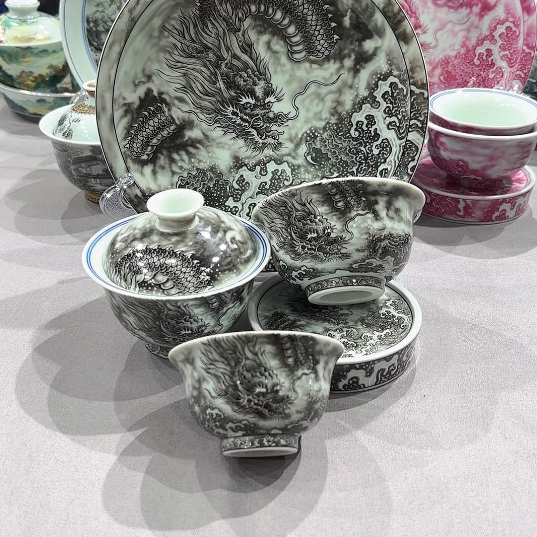瓷片景德镇瓷器精品陈列